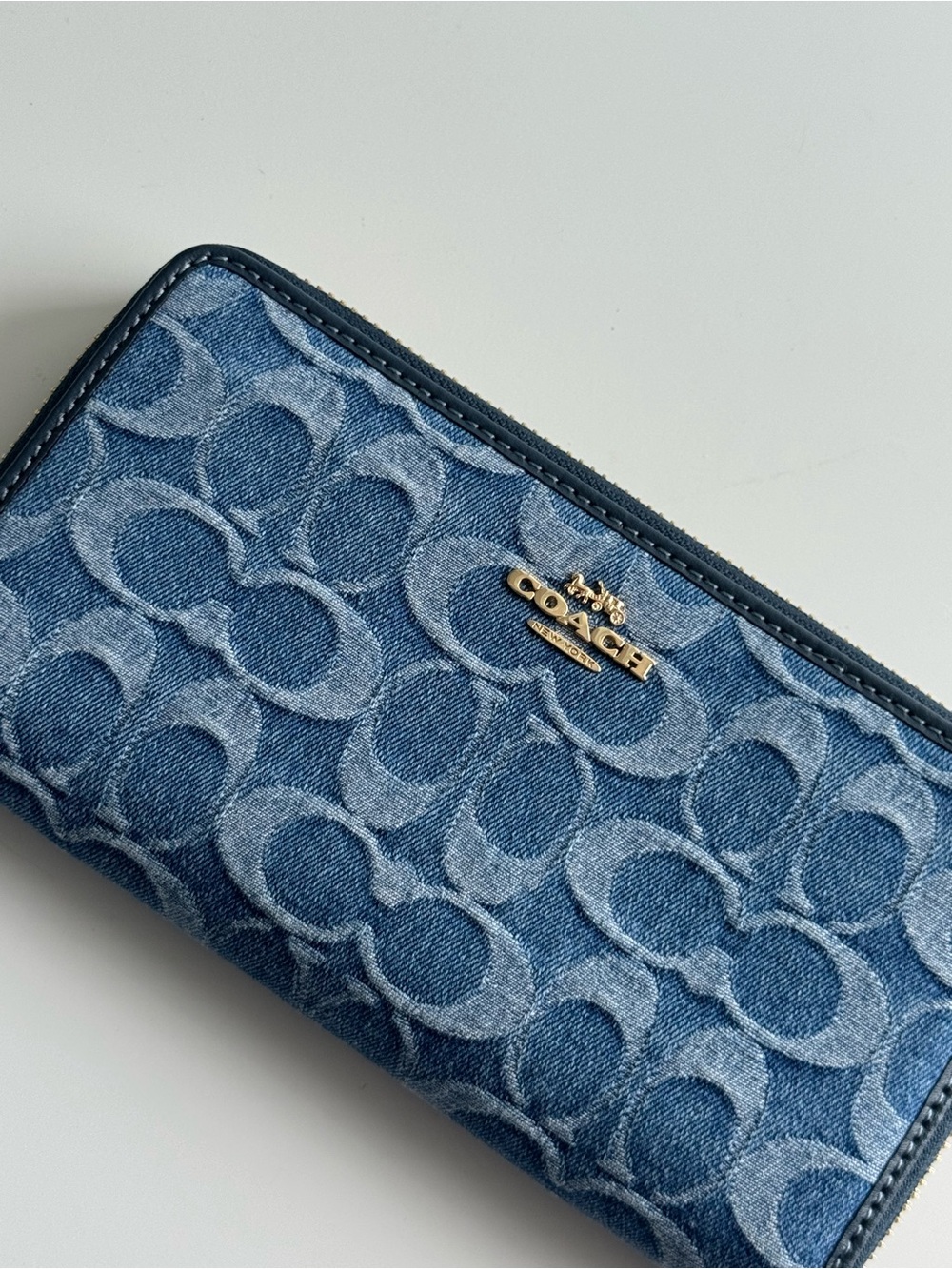 Coach Denim Signature Zip Card Holder in Blue with Gold Logo